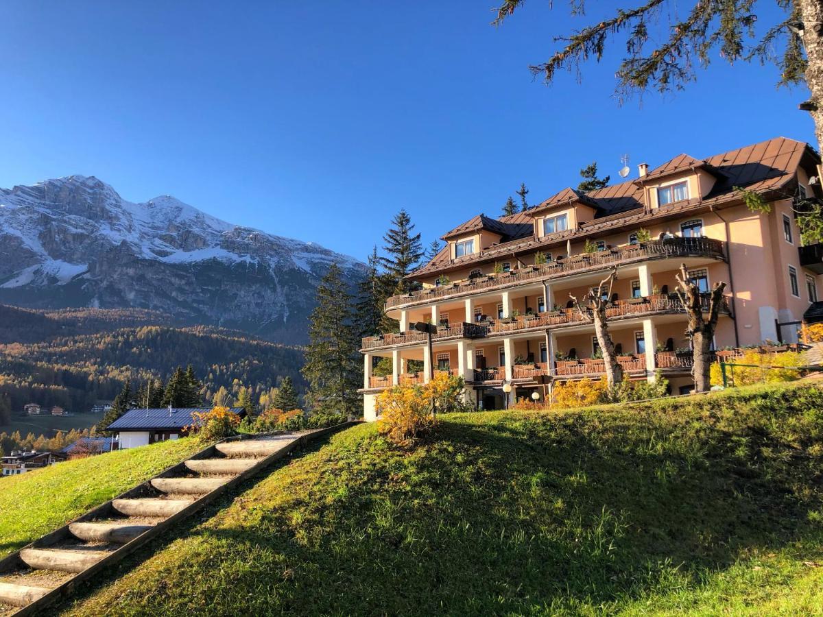 Boutique Hotel Villa Blu Cortina dʼAmpezzo Esterno foto