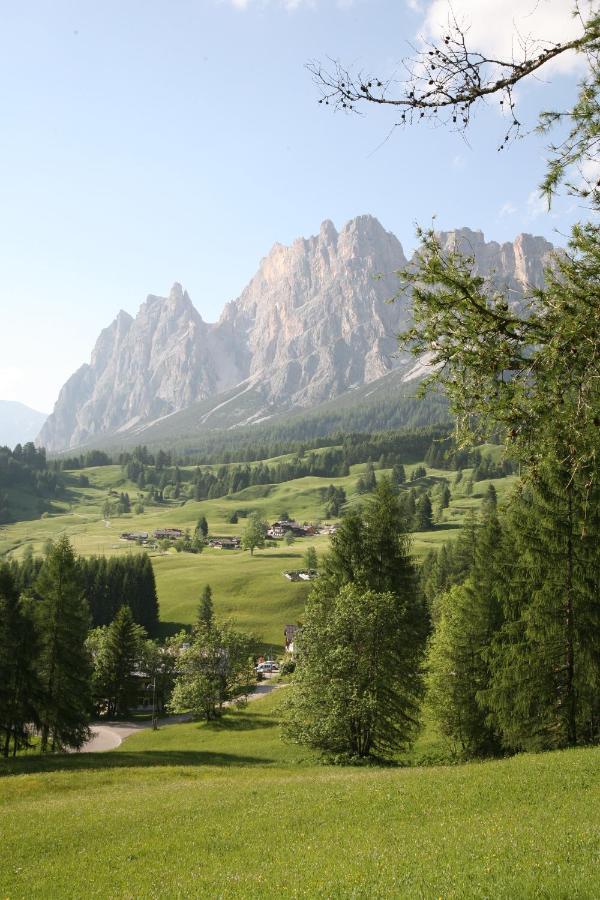 Boutique Hotel Villa Blu Cortina dʼAmpezzo Esterno foto