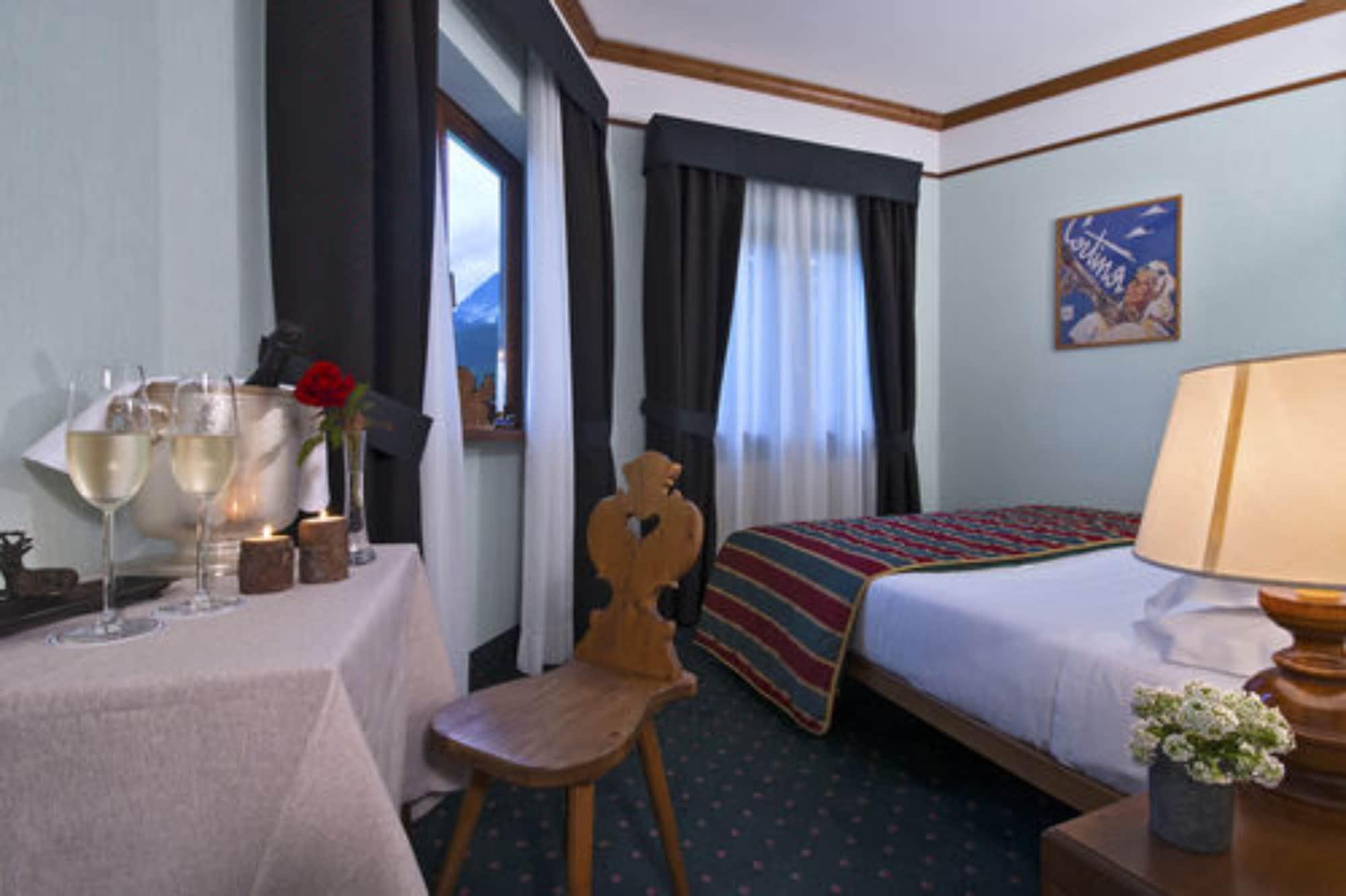 Boutique Hotel Villa Blu Cortina dʼAmpezzo Esterno foto