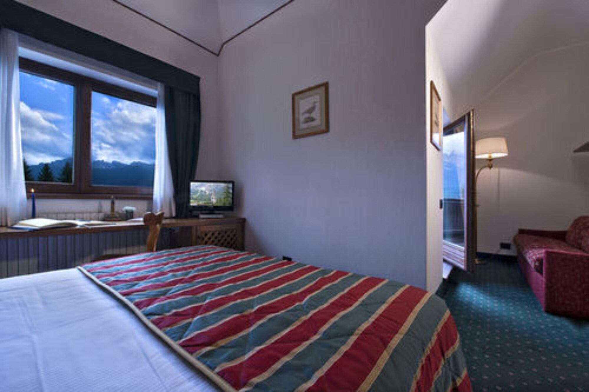 Boutique Hotel Villa Blu Cortina dʼAmpezzo Esterno foto