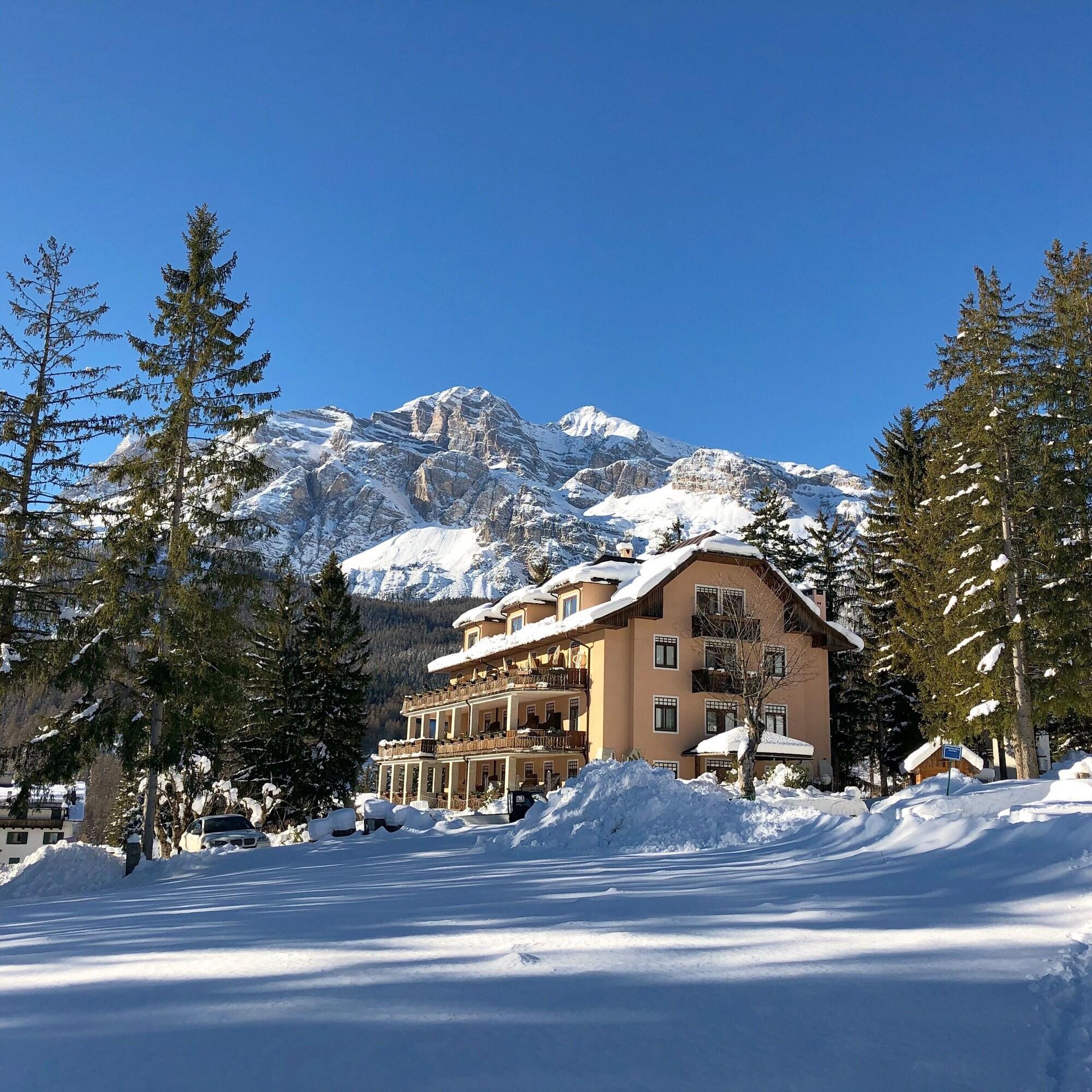 Boutique Hotel Villa Blu Cortina dʼAmpezzo Esterno foto