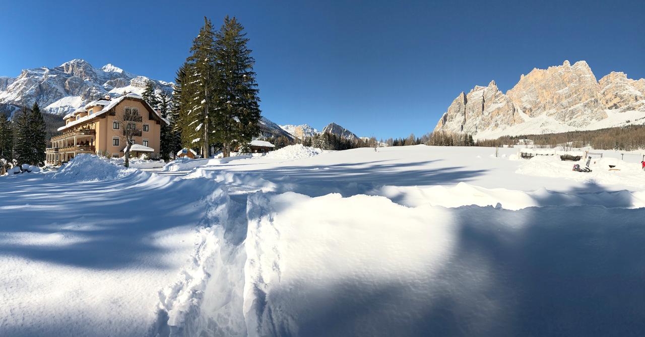 Boutique Hotel Villa Blu Cortina dʼAmpezzo Esterno foto